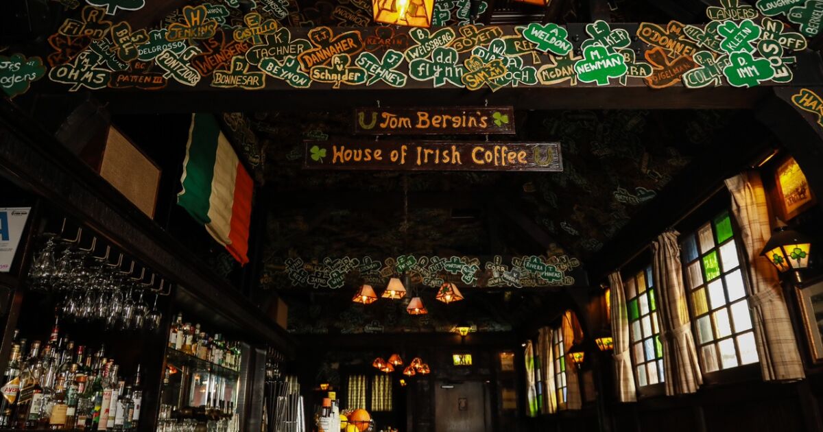 Aziz Patrick Günü için Los Angeles’ın en iyi İrlanda kahvesi Tom Bergin’s’te