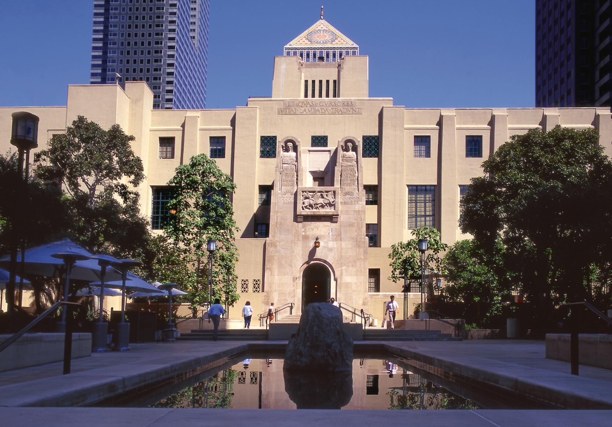 Los Angeles Central Library, photographed successful 1988