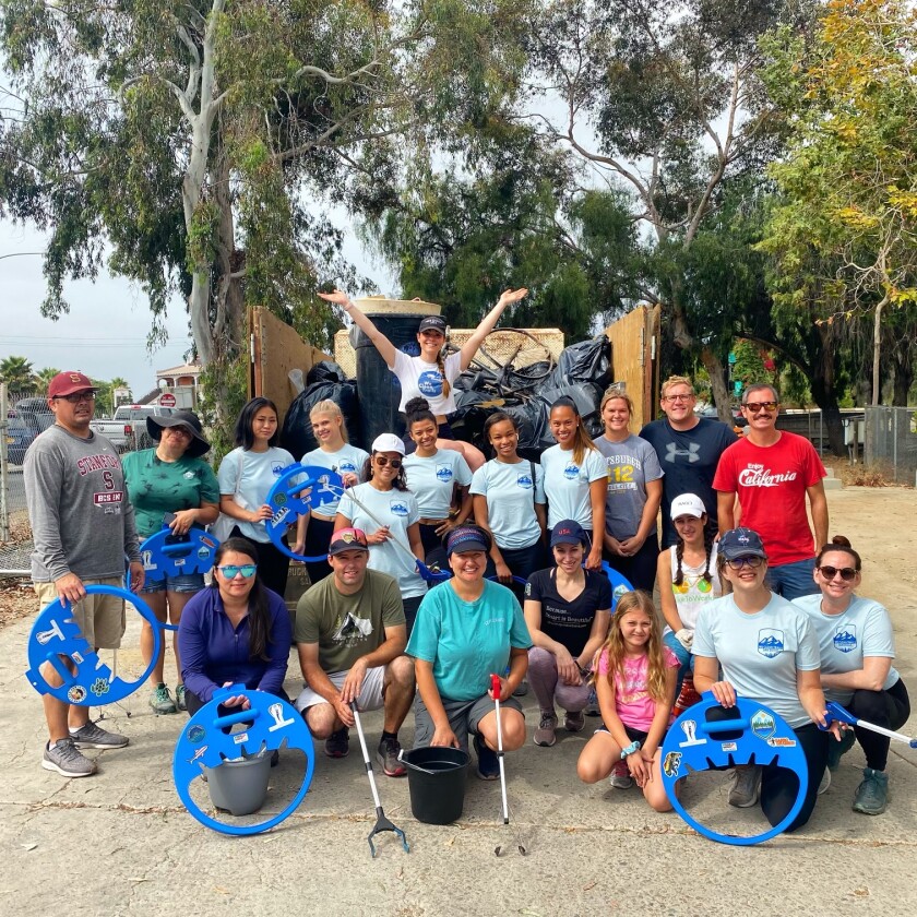 Beauty and the beach: Miss Earth USA participants finish mission trip in La Jolla - La Jolla Light 3 Miss Earth USA participants and members of We Clean Trails and Friends of Rose Creek