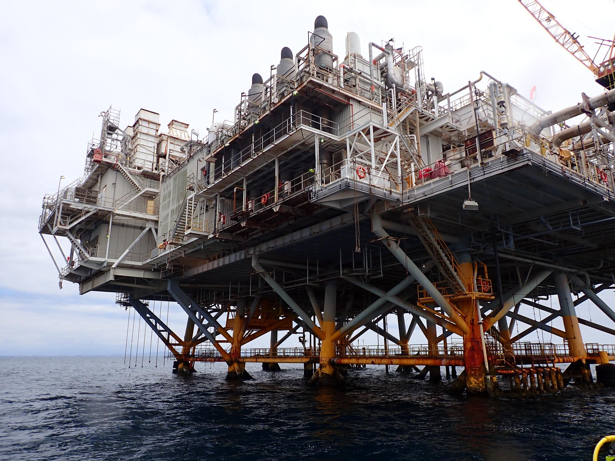 Photos of the oil platform Elly taken by Paige Zhang
