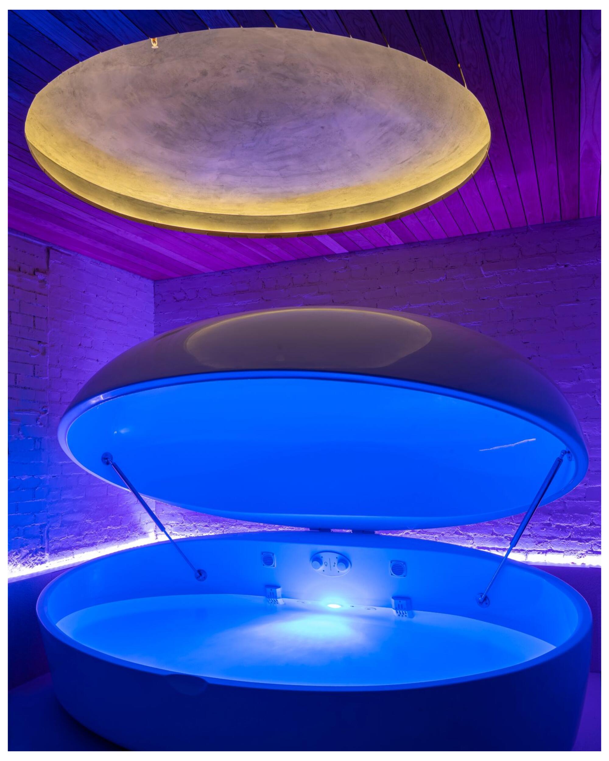 Float therapy pod at Pause Studio 