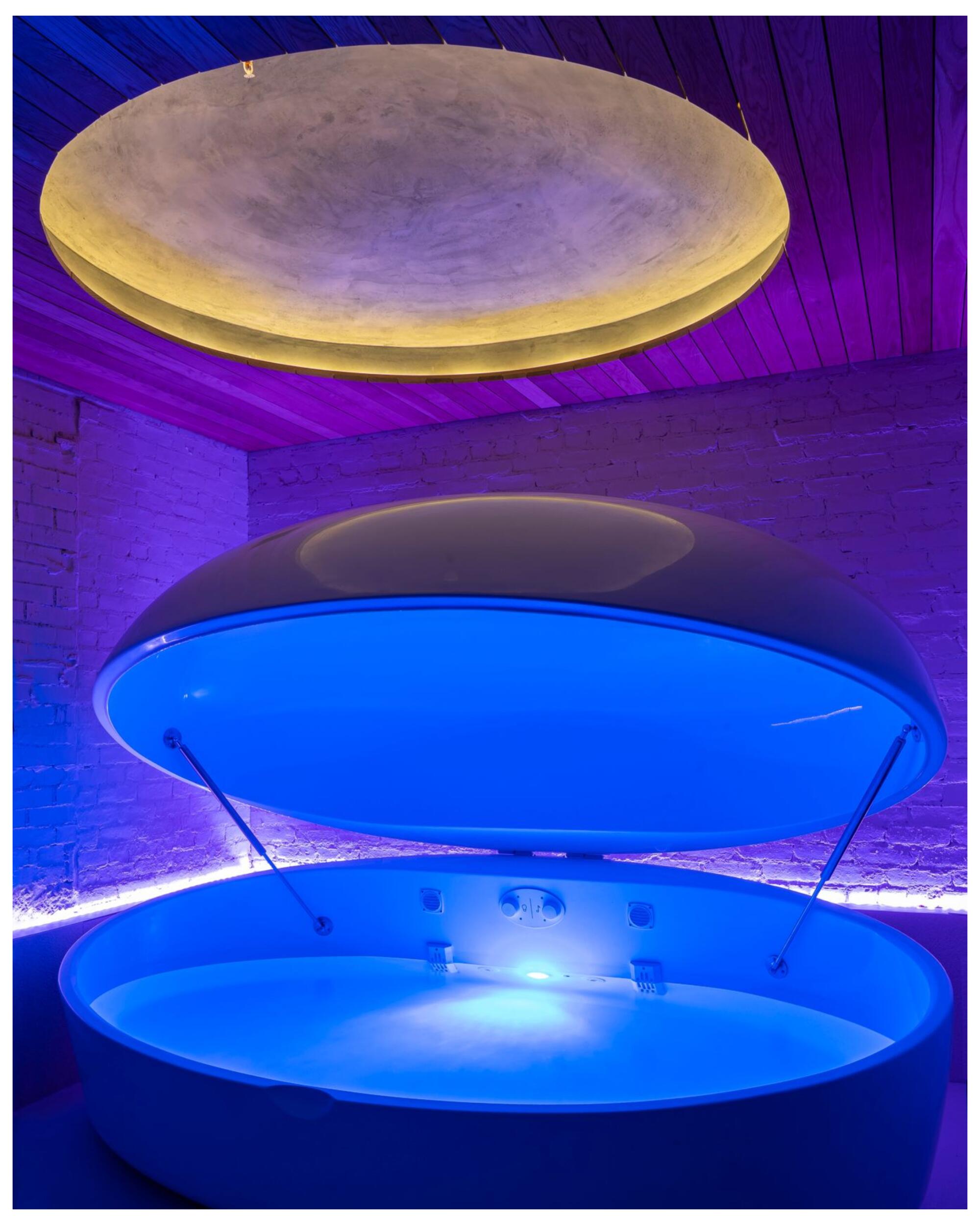 Float therapy pod at Pause Studio