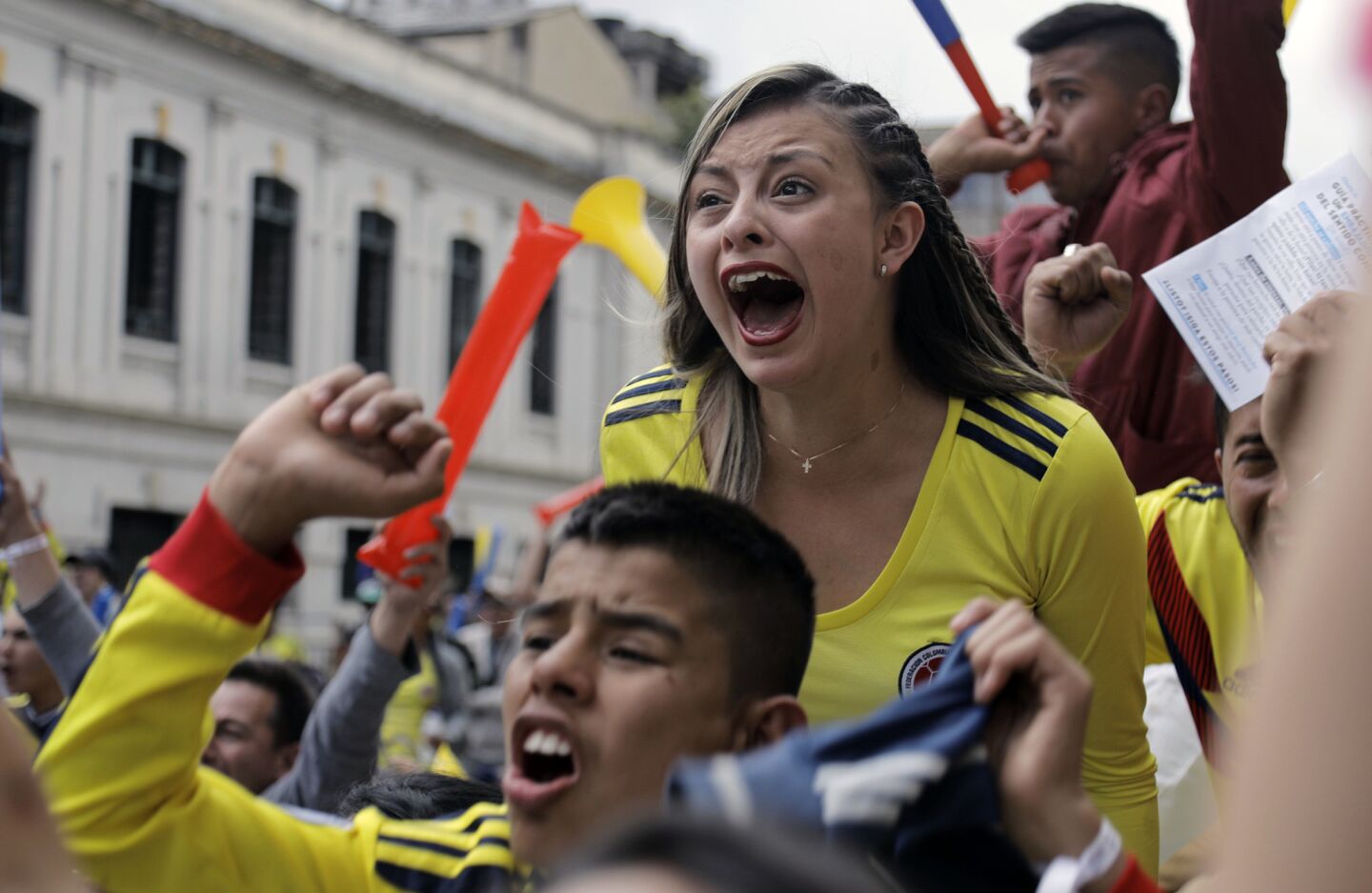 COLOMBIA-FBL-WC-2018-COL-POL-SUPPORTERS
