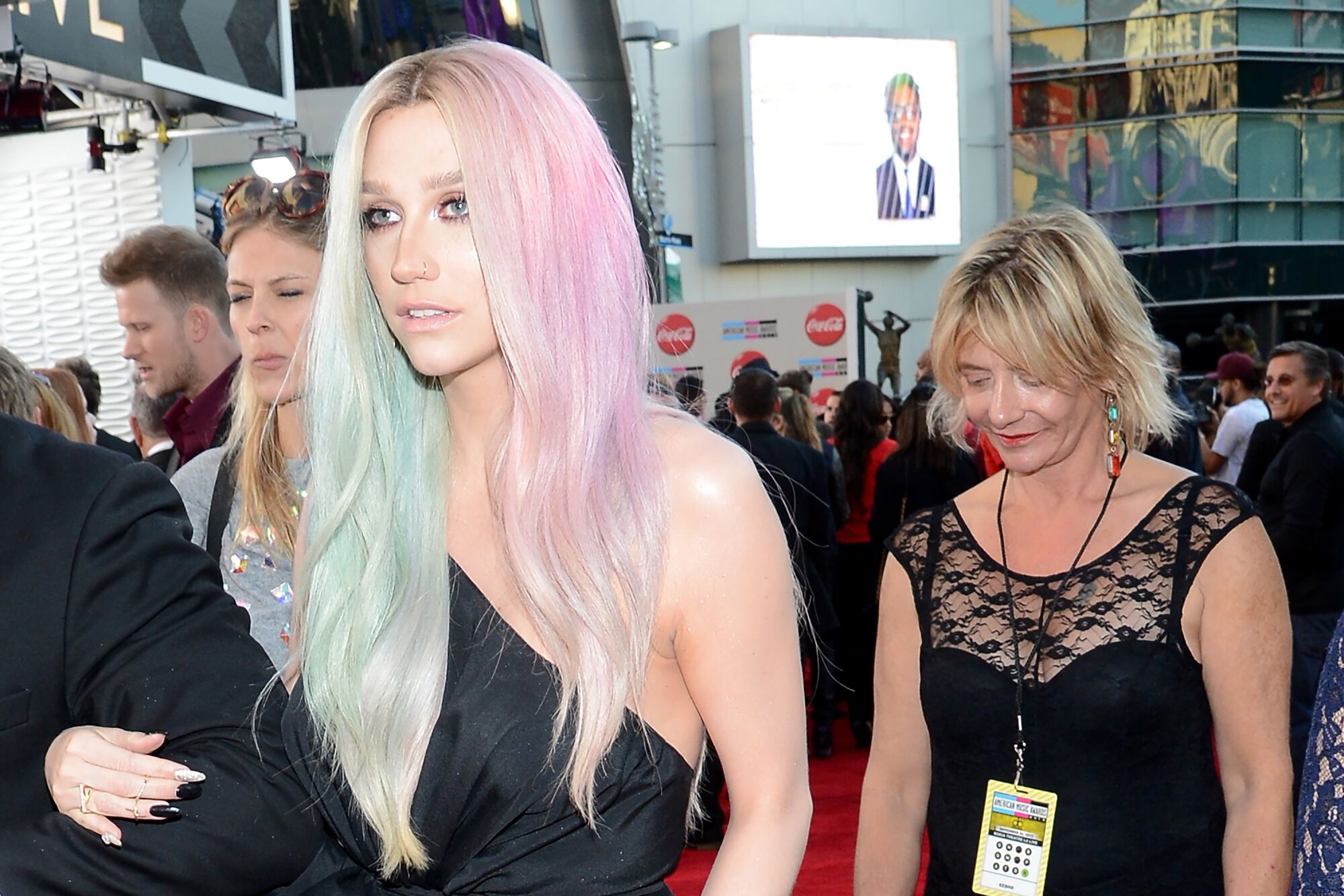 Recording artist Kesha and her mother, Pebe Sebert, attend the 2013 American Music Awards.