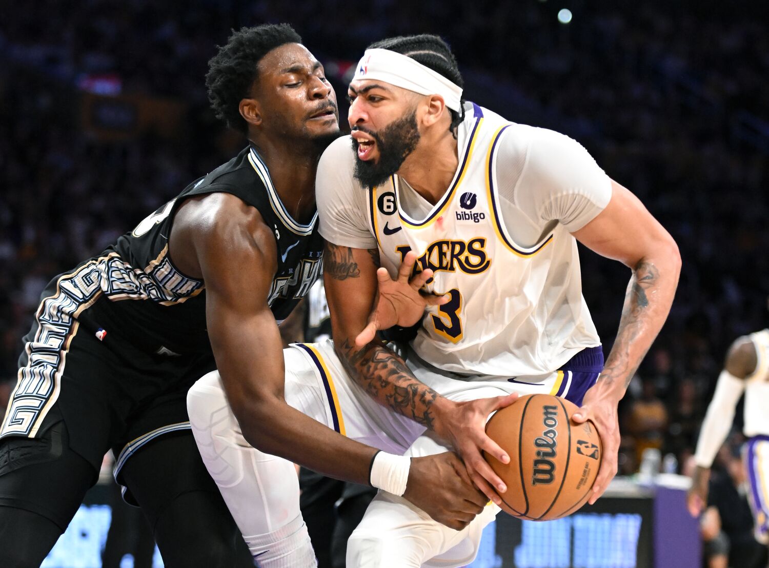 Anthony Davis and Lakers take command early in Game 3 victory over Grizzlies