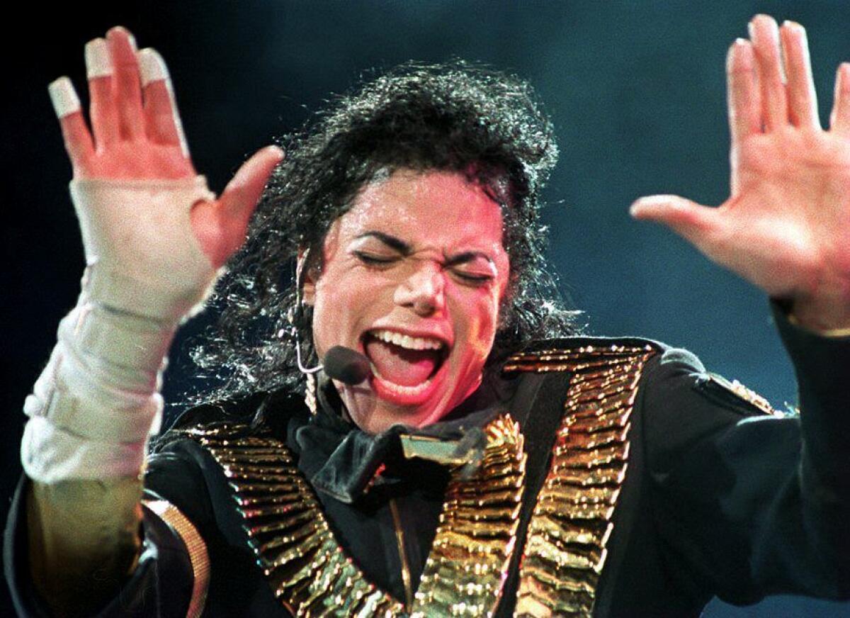 En esta imagen, Jackson aparece el 1ro de septiembre de 1993 en Singapur durante un concierto.
