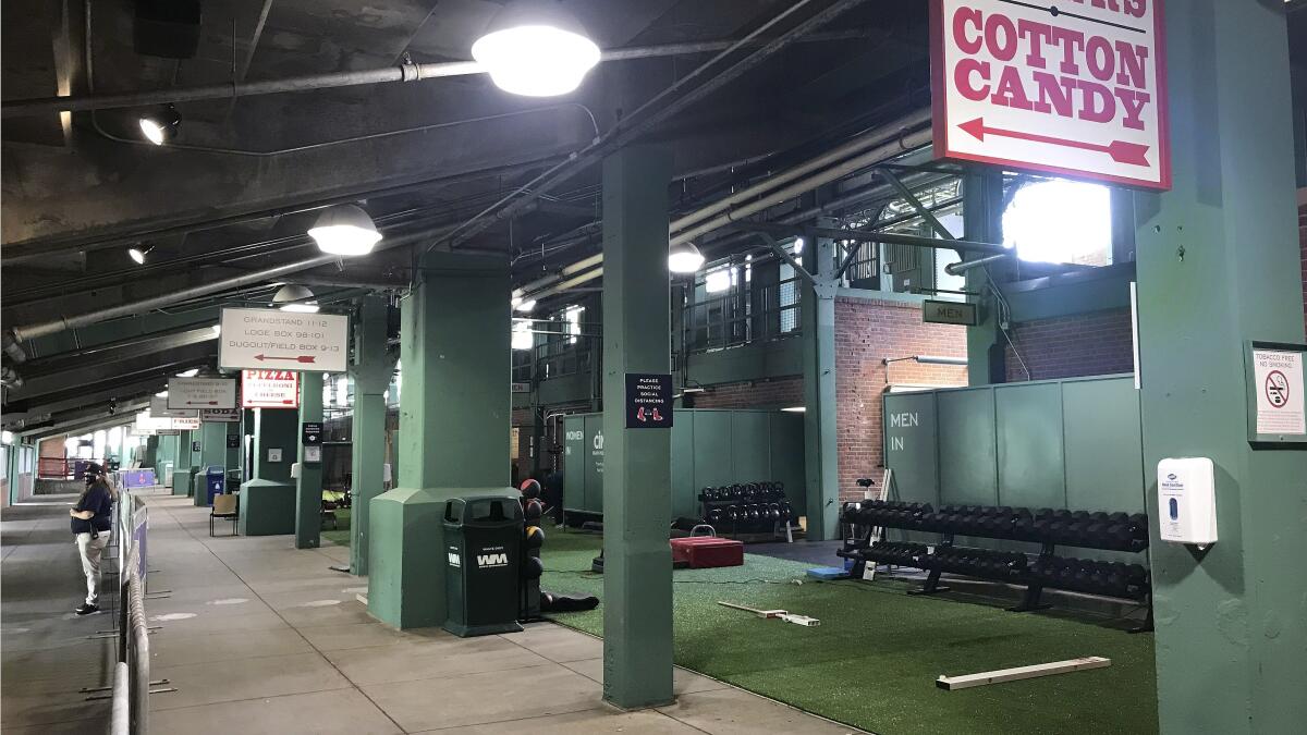 Photos: Rangers get to work on first day of full team workouts