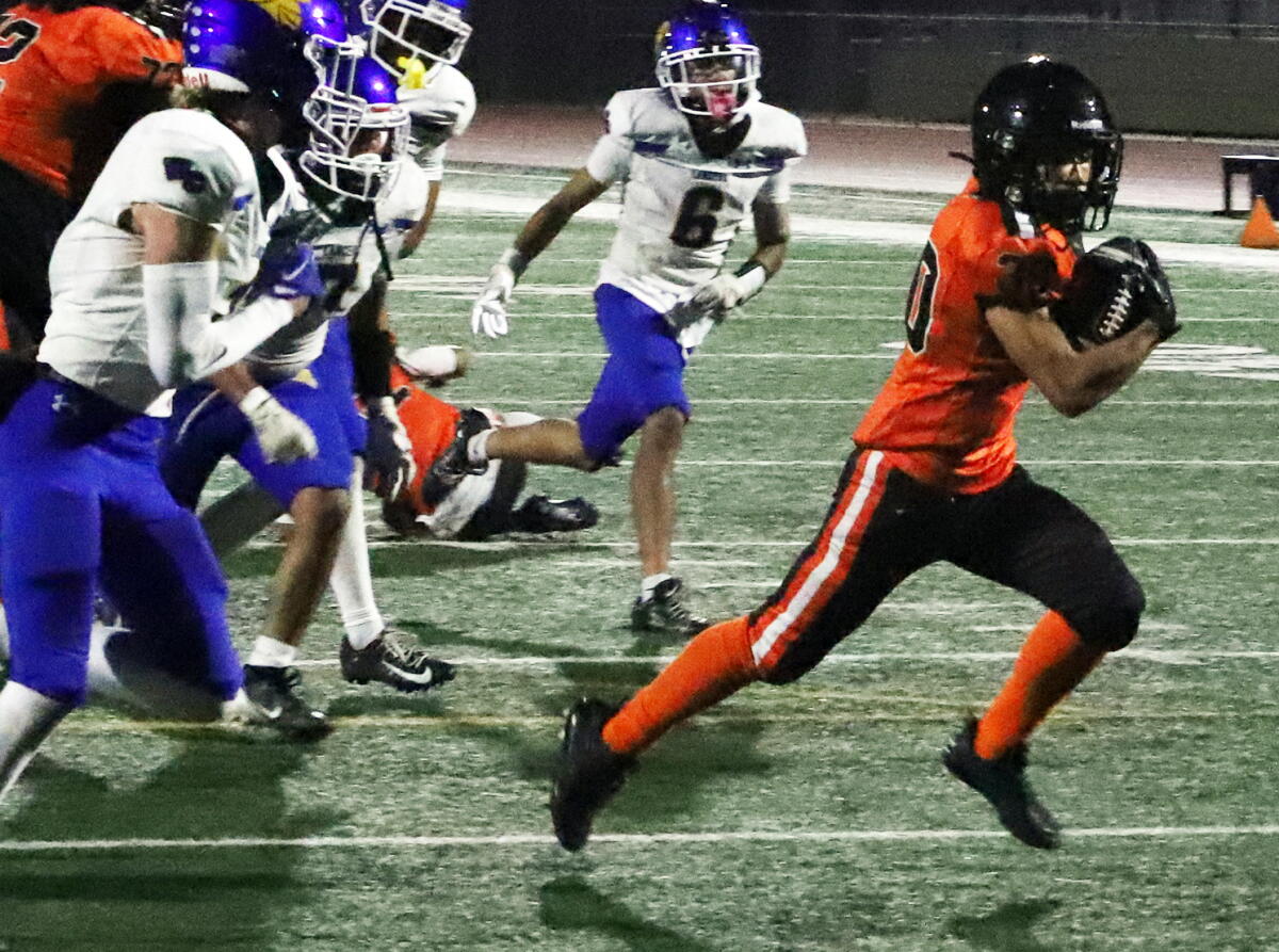 Los Amigos football undefeated as Sigma League approaches Los Angeles