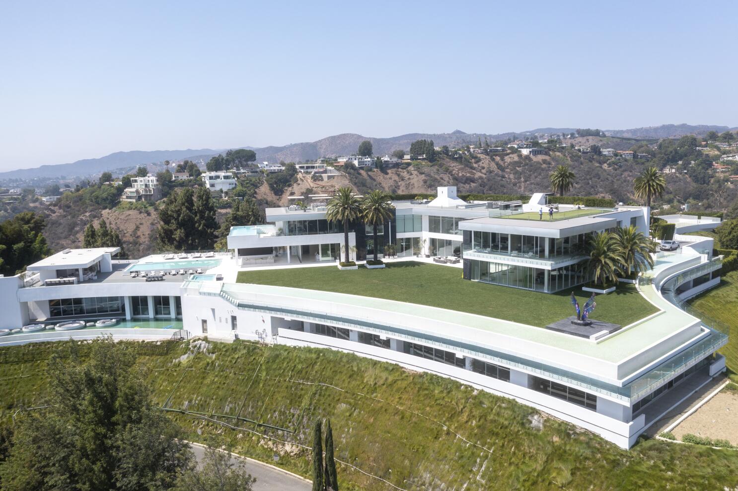 $250 Million mansion tour, Luxurious mansion in Hollywood hills, private  jets