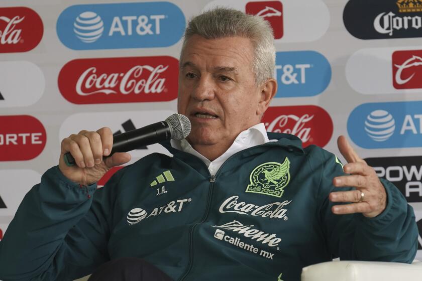 El entrenador de la selección mexicana Javier Aguirre en conferencia de prensa el jueves 1 de agosto del 2024. (AP Foto/Marco Ugarte)