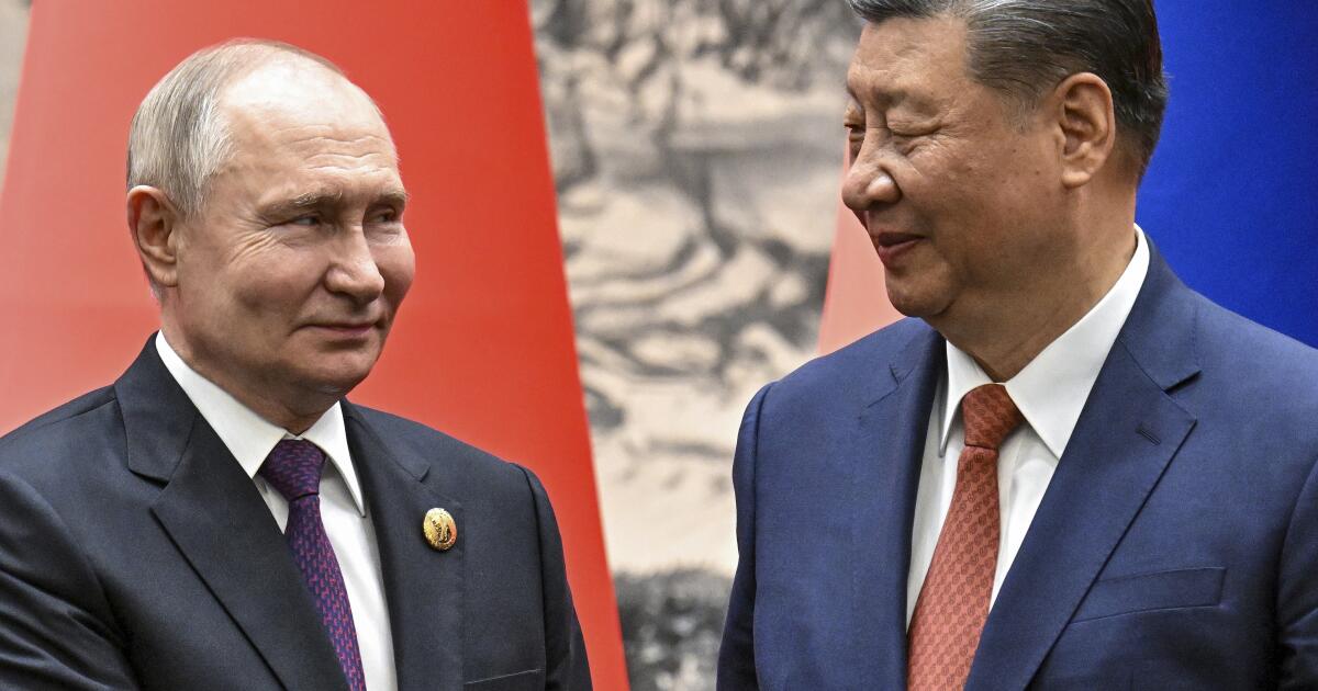 Putin ve Xi, Rusya-Çin bağlarının çığırtkanlığını yapıyor, Batı'ya karşı birleşik cephe sinyali veriyor