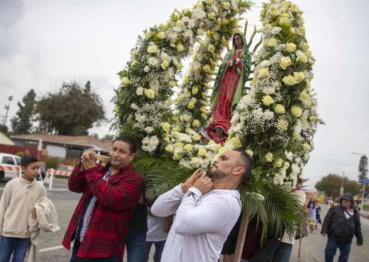 Virgen de Guadalupe procession