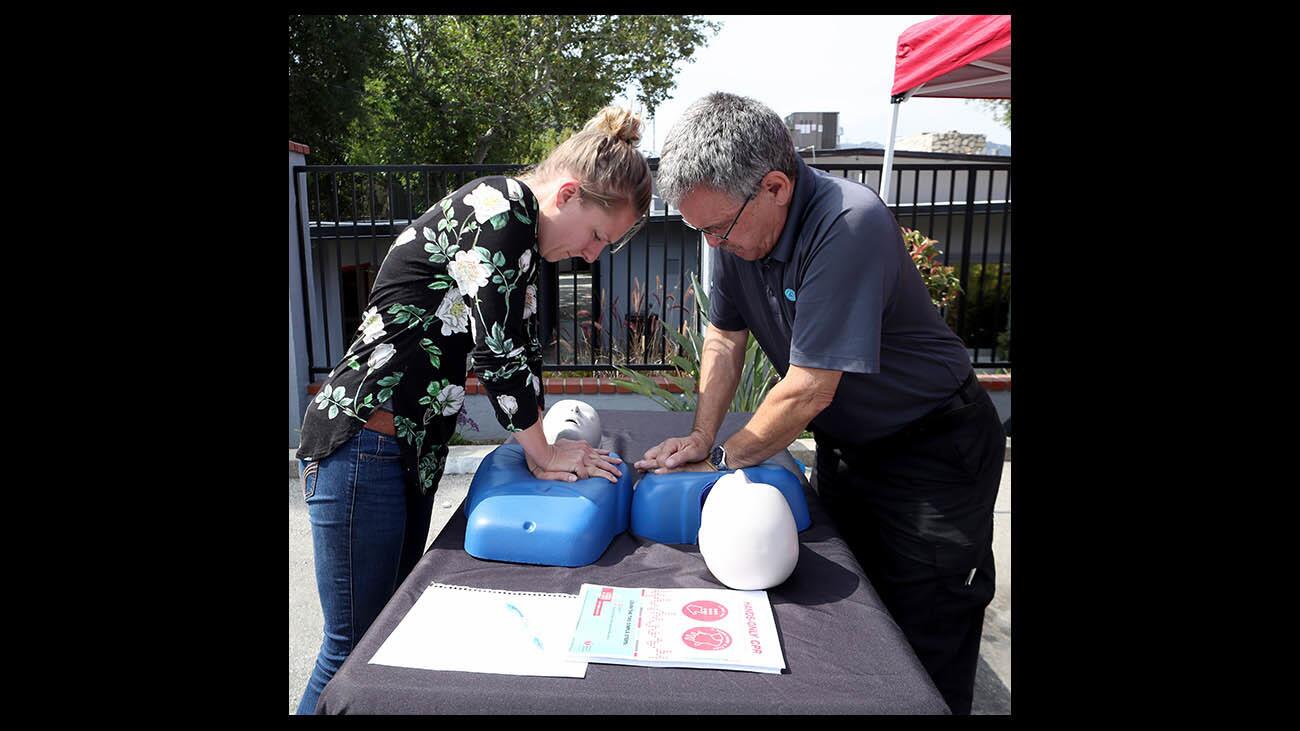 Photo Gallery: Verdugo Hills Hospital Sidewalk CPR at Community Center of La Canada Flintridge