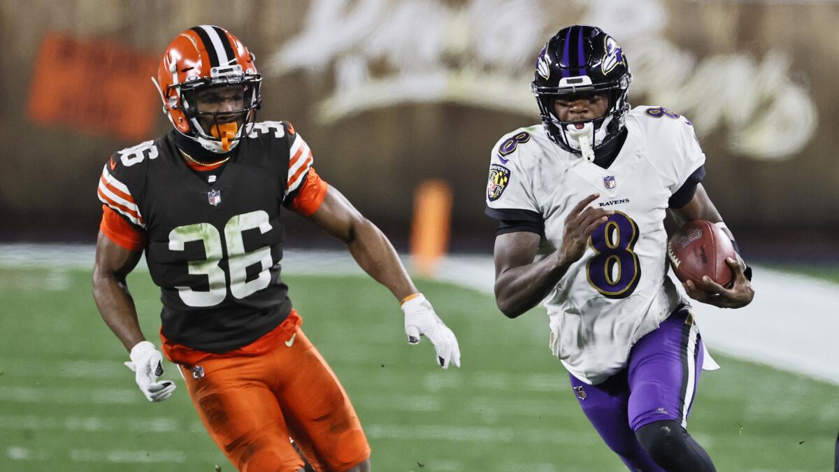 Jackson returns to save Ravens with 47-42 win over Browns - The San Diego  Union-Tribune