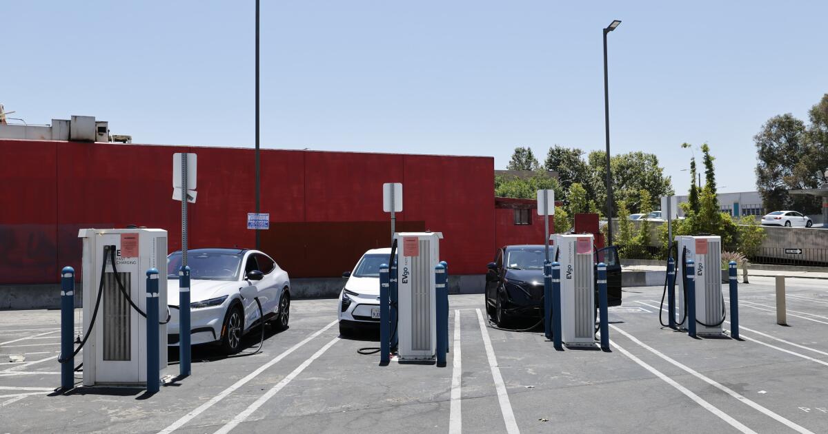 Inglewood, CA - July 06: Cars charge at the EVgo Charging Station on La Brea Ave. on Sunday, July 6, 2025 in Inglewood, CA. (Carlin Stiehl / Los Angeles Times)