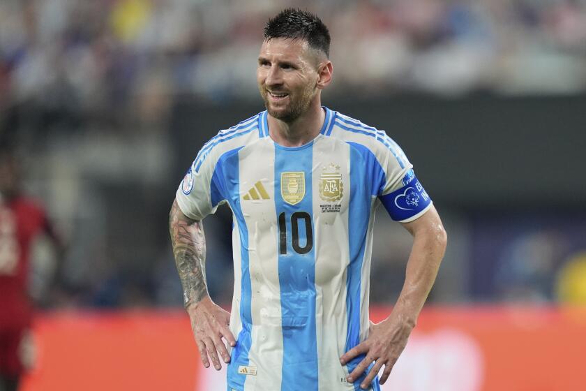 ARCHIVO - El argentino Lionel Messi durante un partido de semifinales de la Copa América contra Canadá en East Rutherford, Nueva Jersey, el 9 de julio de 2024. (AP Foto/Julia Nikhinson, Archivo)