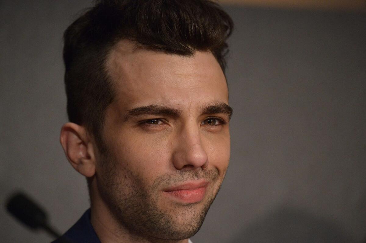 Jay Baruchel will star in the FXX comedy series "Man Seeking Woman."