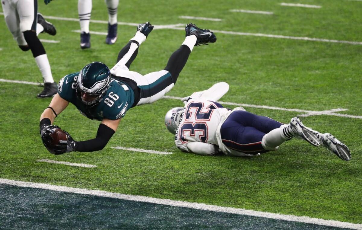Eagles tight end Zach Ertz catches a 12-yard touchdown pass during the fourth quarter in Super Bowl LII.
