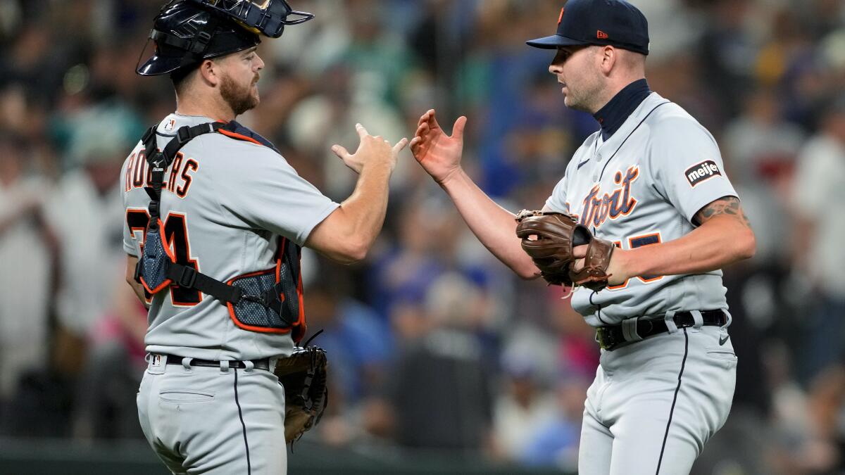 Tigers homer 3 times, hold on to beat Mariners 