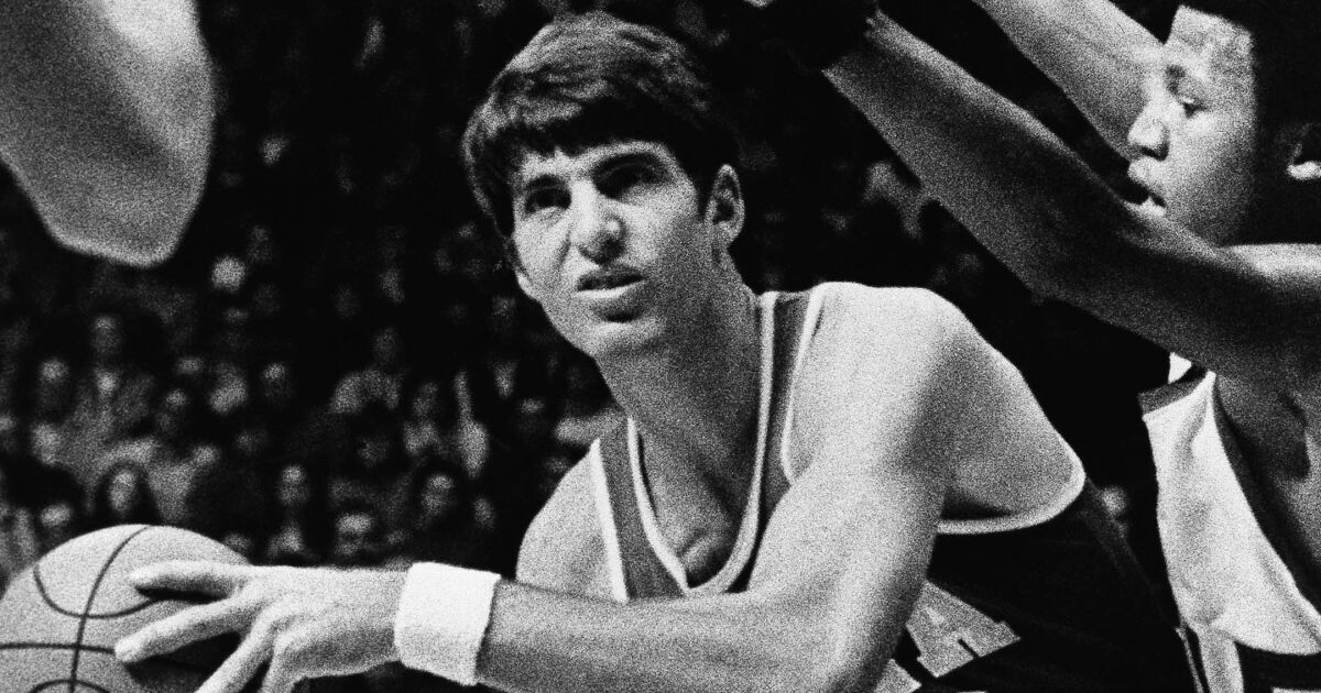 Greg Lee meurt;  Joueur de basket-ball de l’UCLA sous John Wooden qui est devenu une star du beach-volley