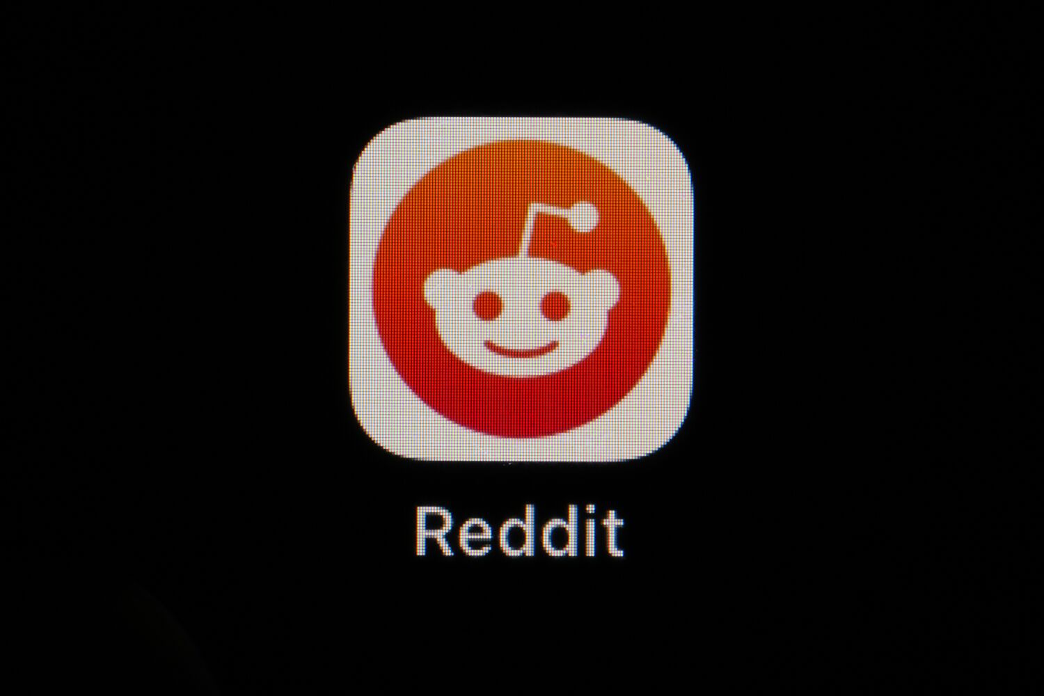 Thousands of Reddit communities go dark to protest new data fees