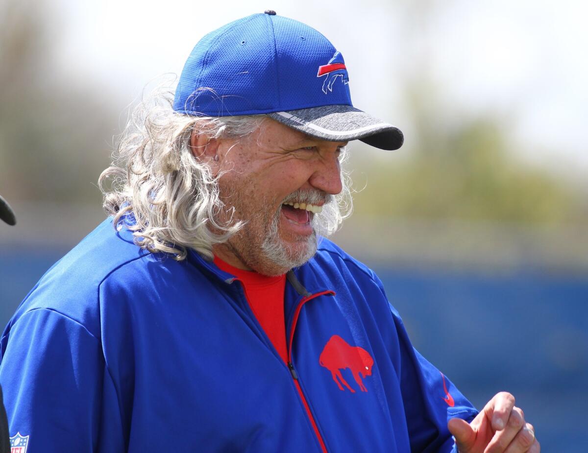 Buffalo assistant head coach/defense Rob Ryan works at the Bills' rookie minicamp.