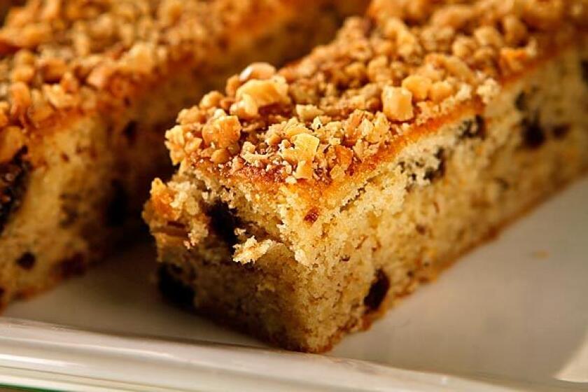 Fruity butter cake with dried figs, raisins and walnuts.