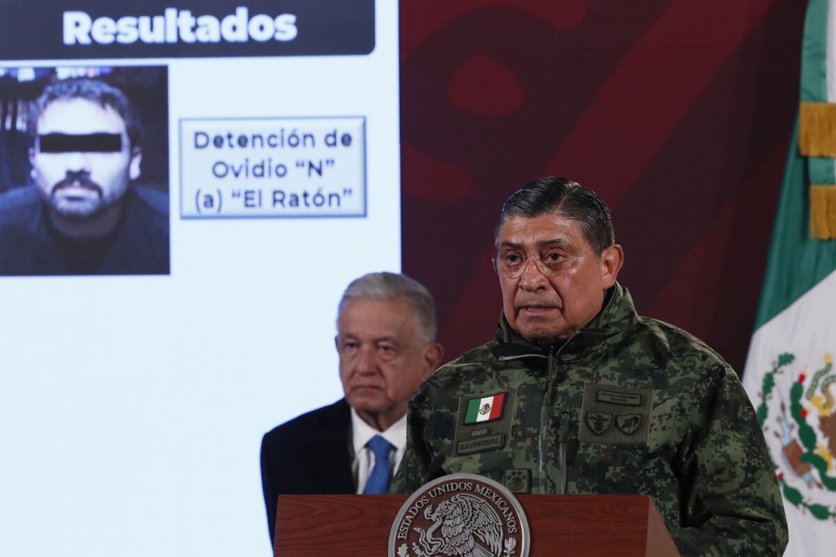 México suma 29 muertos en jornada violenta tras detención de hijo del Chapo