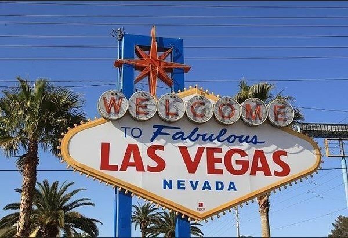 Airline vacation packages offer good prices for a Las Vegas stay -- witihout spending a lot of time online.