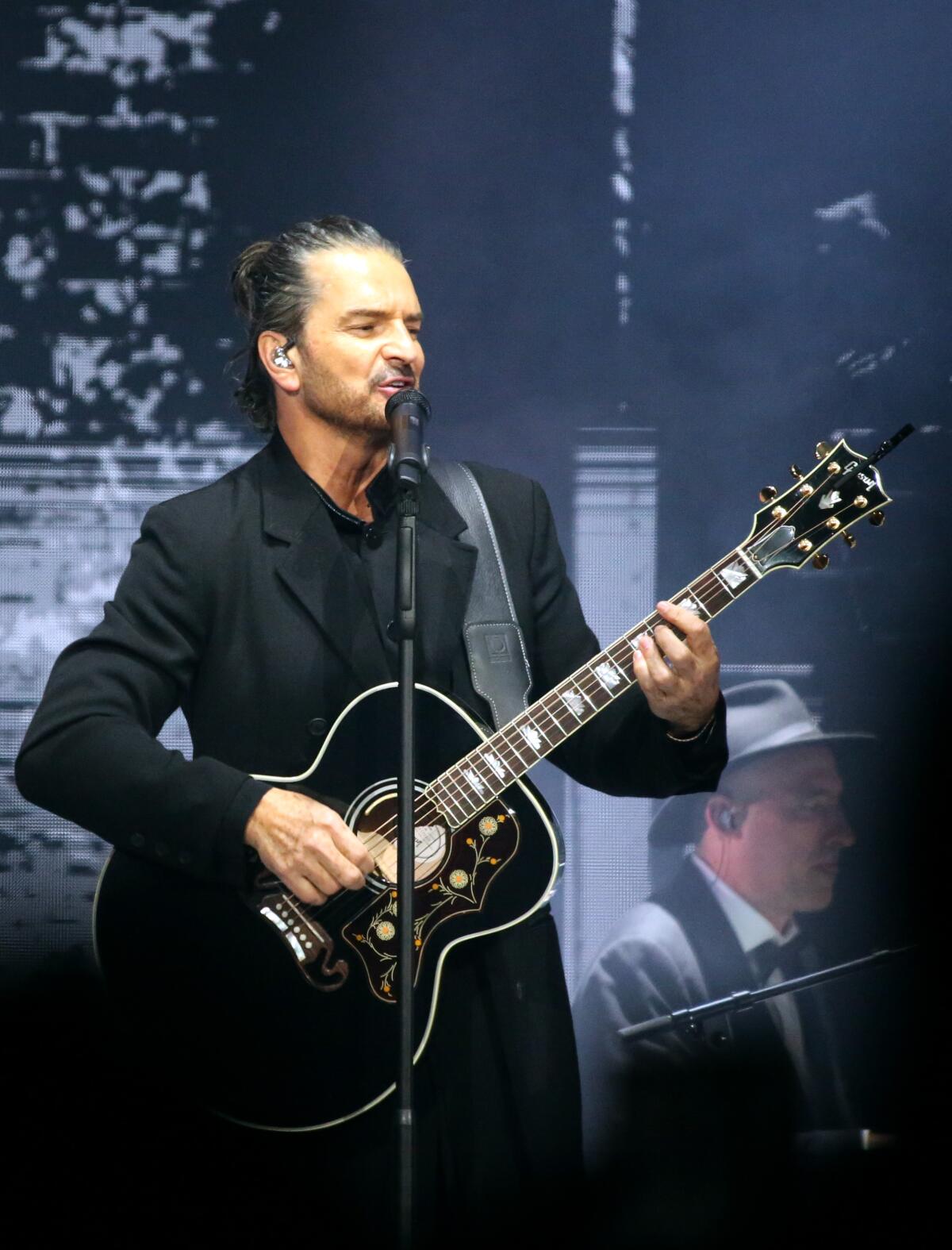 Ricardo Arjona se retira y estas son las verdaderas razones - Los Angeles Times