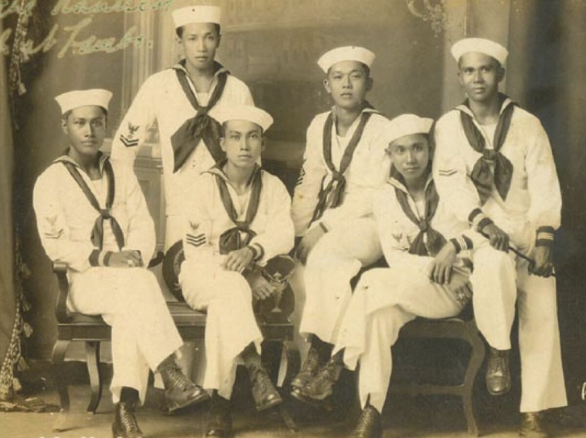 Filipino sailors in old photo