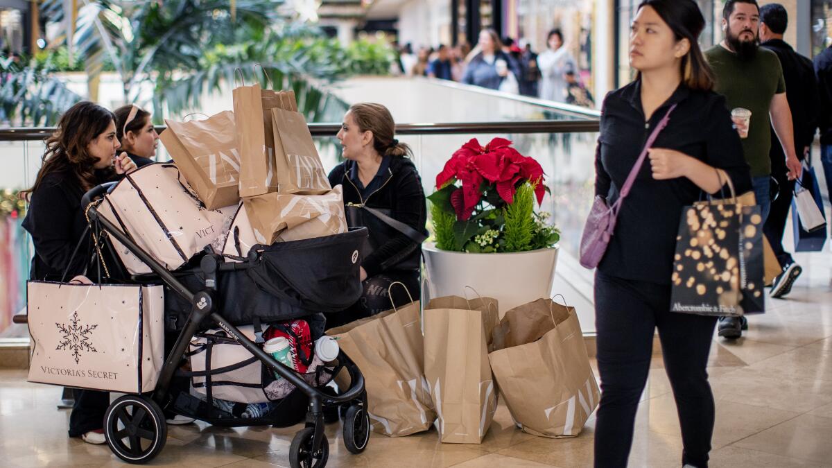 Black Friday: Richer shoppers spend freely, others dig for deals - Los  Angeles Times