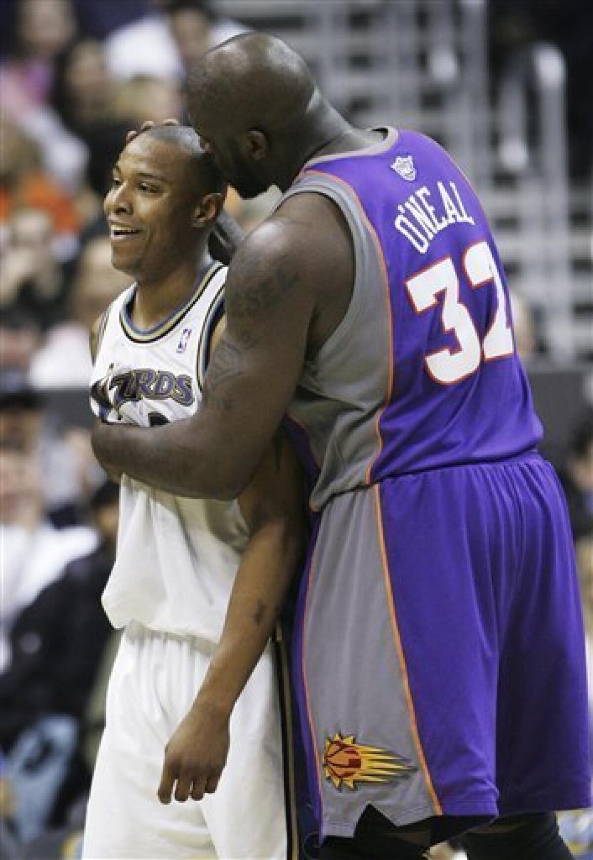 Shaquille O'Neal leads Suns to victory over L.A.