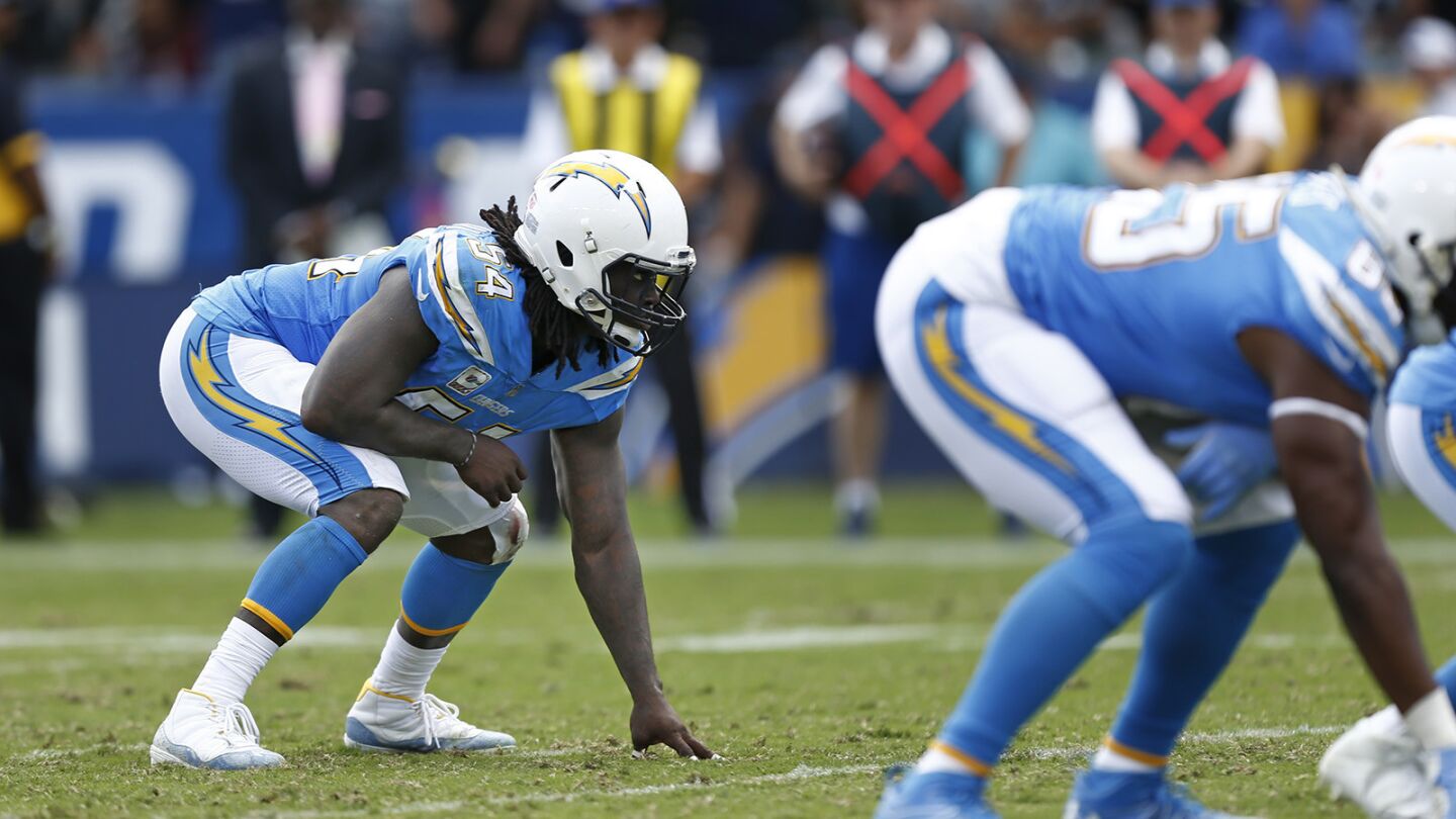 Los Angeles Chargers Melvin Ingram lines up at running back during a play against the Oakland Raiders at the StubHub Center in Carson on Oct. 7, 2018. (Photo by K.C. Alfred/San Diego Union-Tribune)
