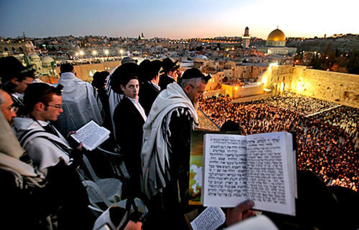 Tens of thousands gathered for the Blessing of the Sun in Jerusalem. The Dome of the Rock on the Temple Mount can be seen in the background as Jews recite the every-28-year blessing.