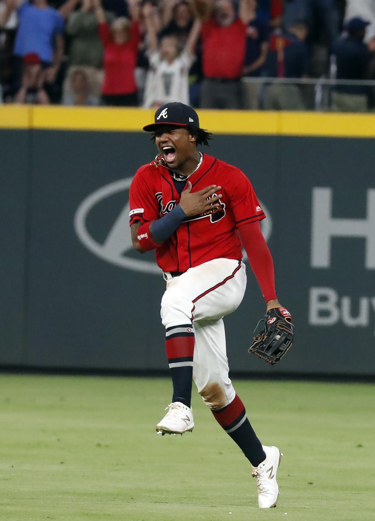 Braves win NL East again; clinch latest title with victory in Philadelphia