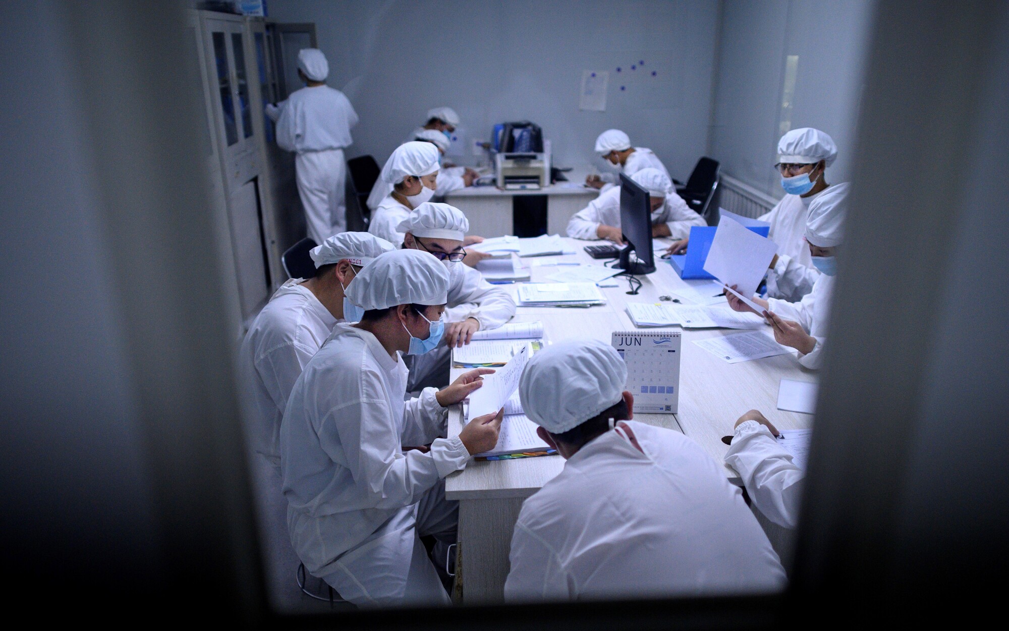 China Aims To Lead The World In Coronavirus Vaccine Race Los Angeles Times