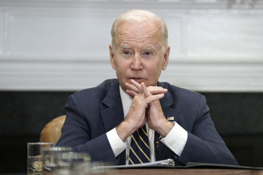 Biden avisa que una huelga de ferrocarriles pondría la economía "en peligro"