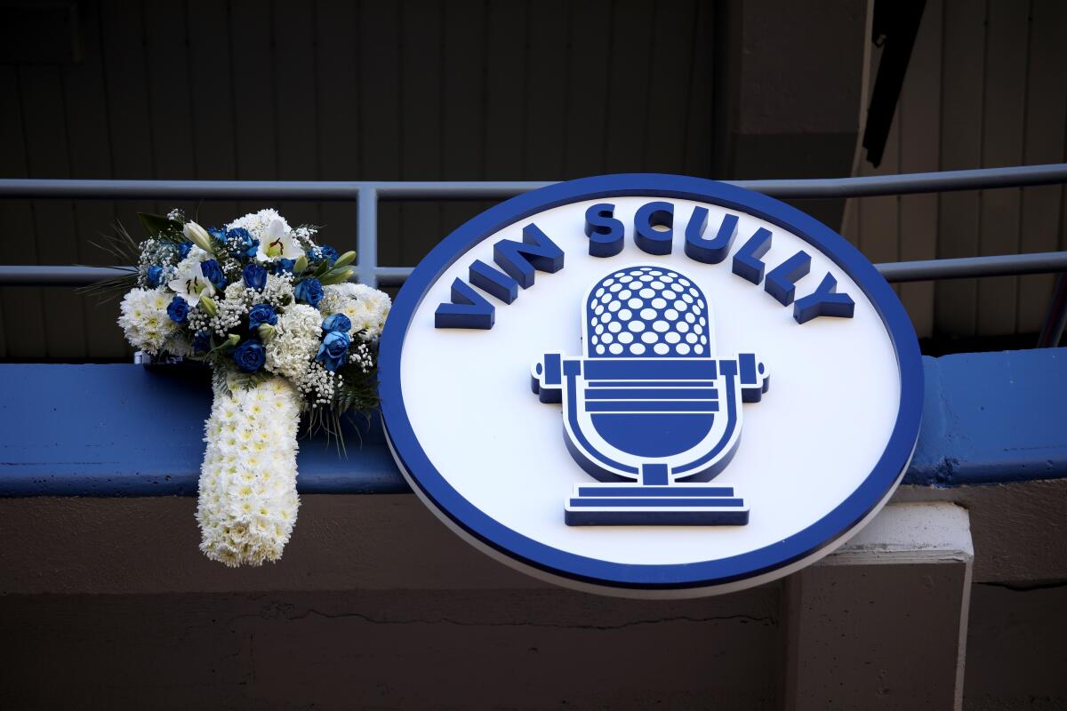 An icon paying tribute to broadcaster Vin Scully's prolific broadcasting career.