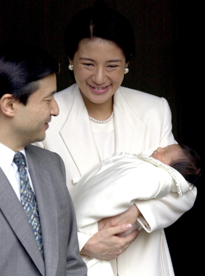 Royal baby watch: 2001