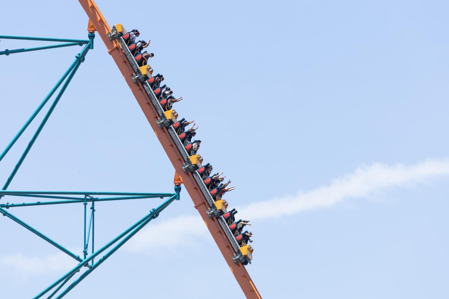 Six Flags Magic Mountain shuts down second coaster amid safety concerns, rider death in Georgia