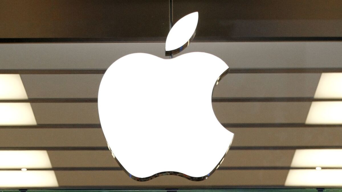 Apple says it is still committed to helping build self-driving cars.