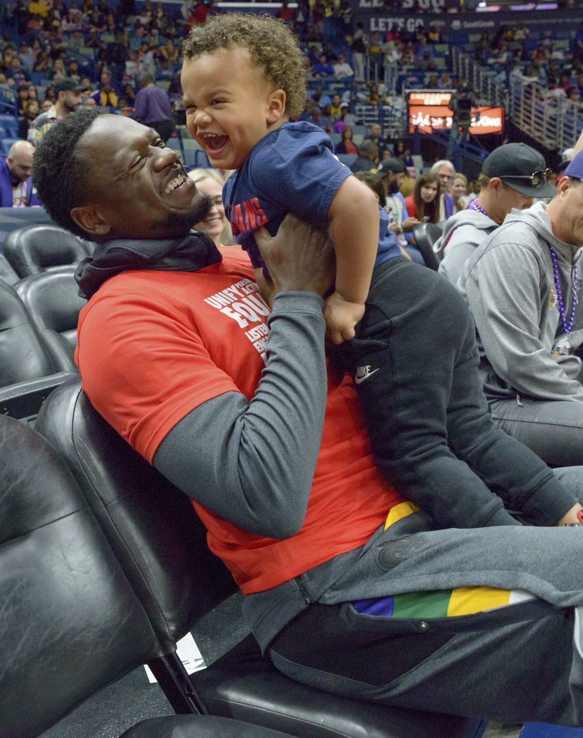 Julius Randle greets his son Kyden, then 2, before a game while playing with the Pelicans.