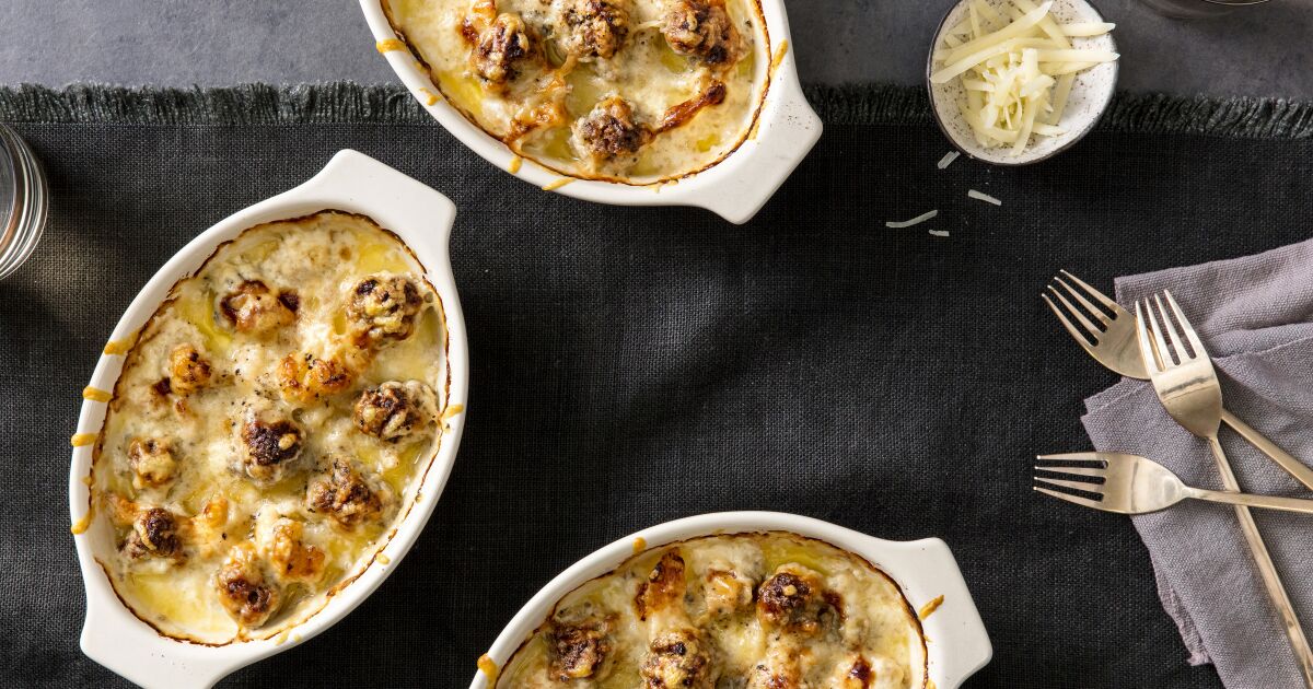 A meatball and cauliflower gratin with all the comfort of baked pasta ...