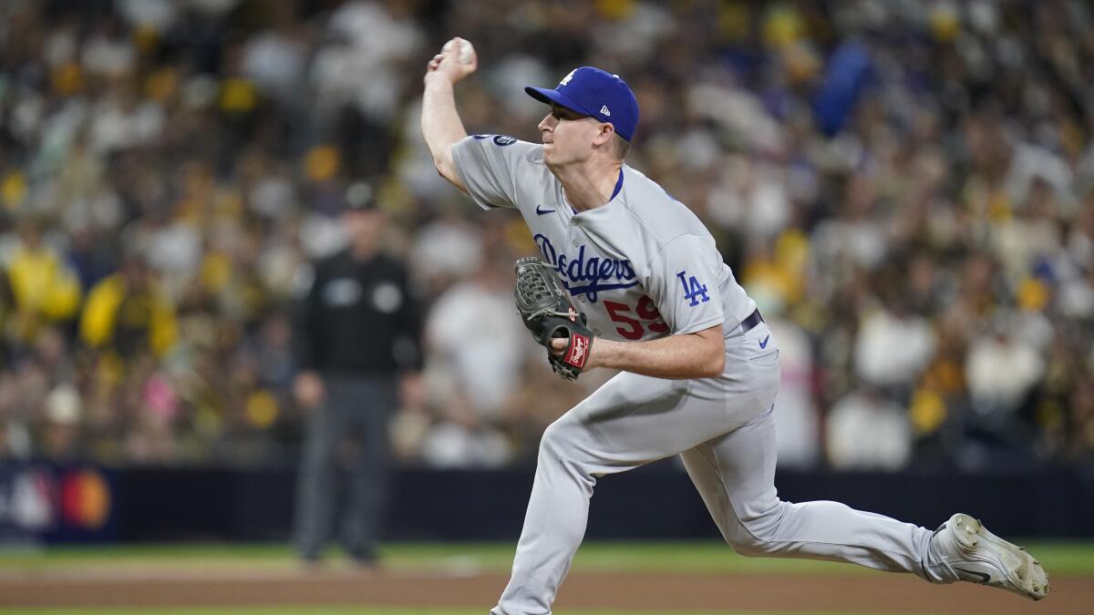 Former Dodger Cody Bellinger gets pitch clock violation while LA crowd  gives him standing ovation in return