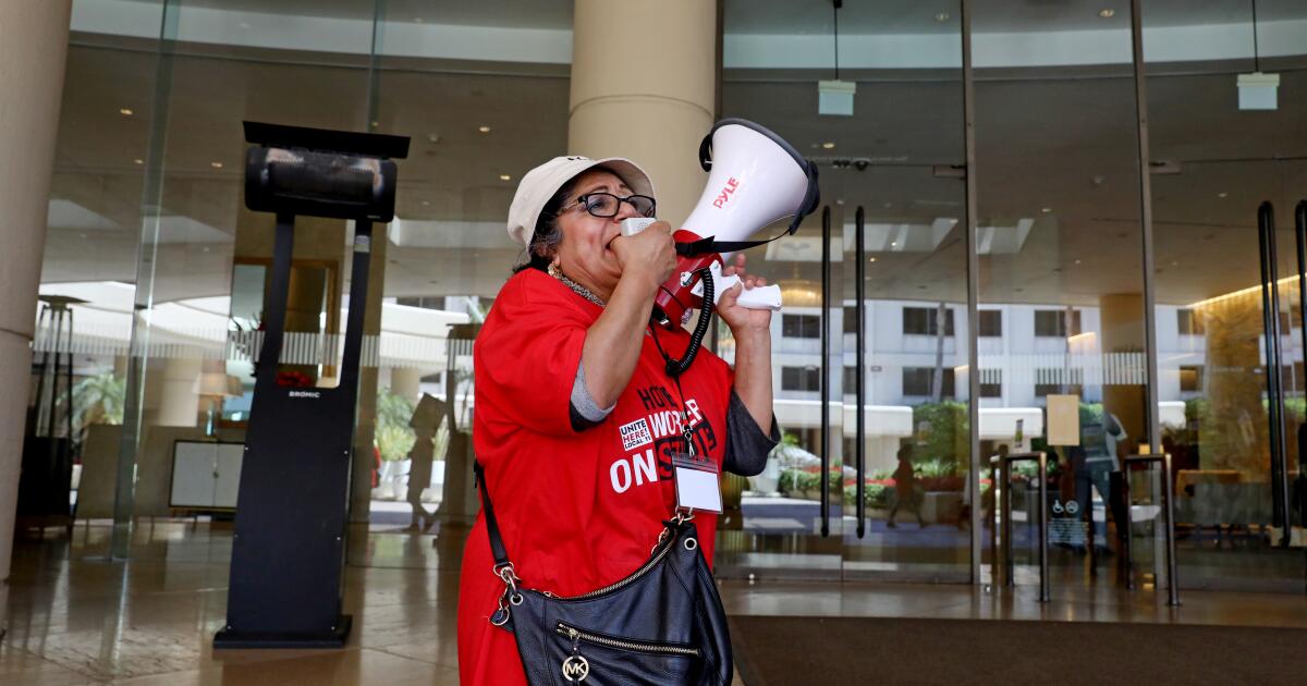 Grève des hôtels de Los Angeles : Beverly Hilton et le syndicat parviennent à un accord de principe