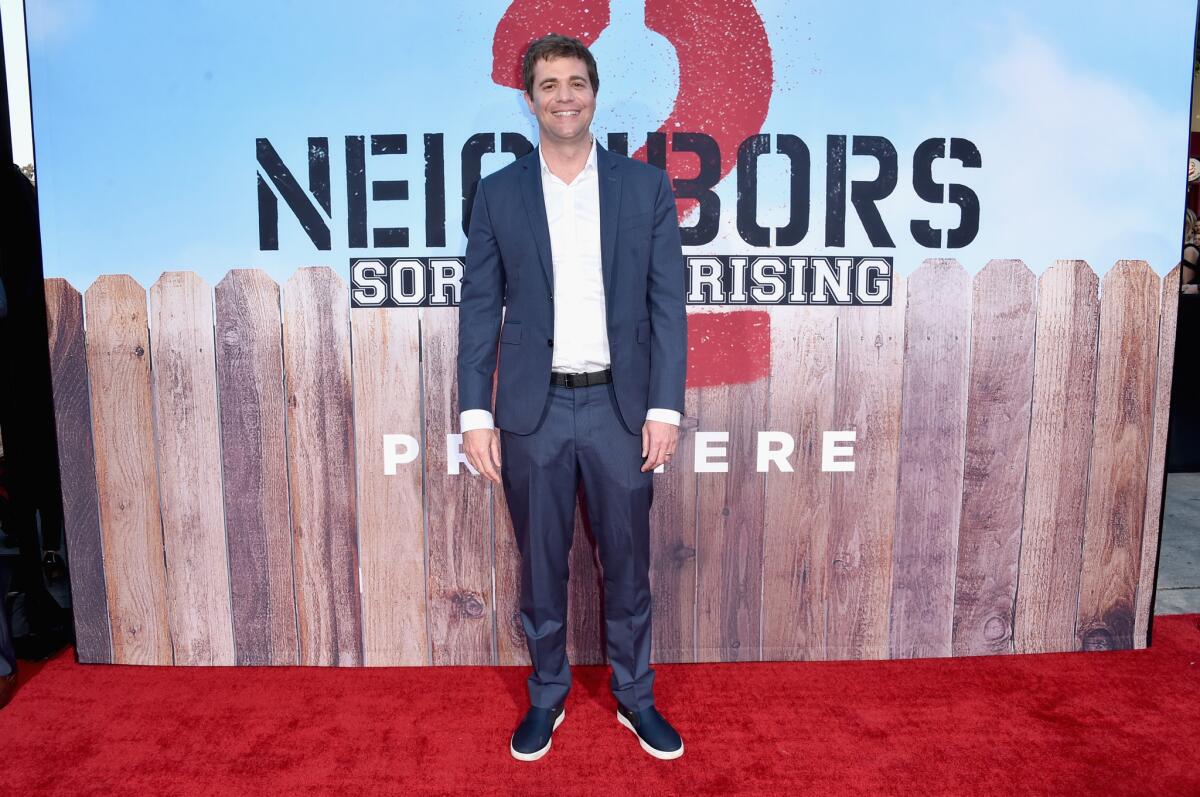 El director Nicholas Stoller asiste a la premiere de "Neighbors 2: Sorority Rising" en el Regency Village Theatre de Westwood, California.