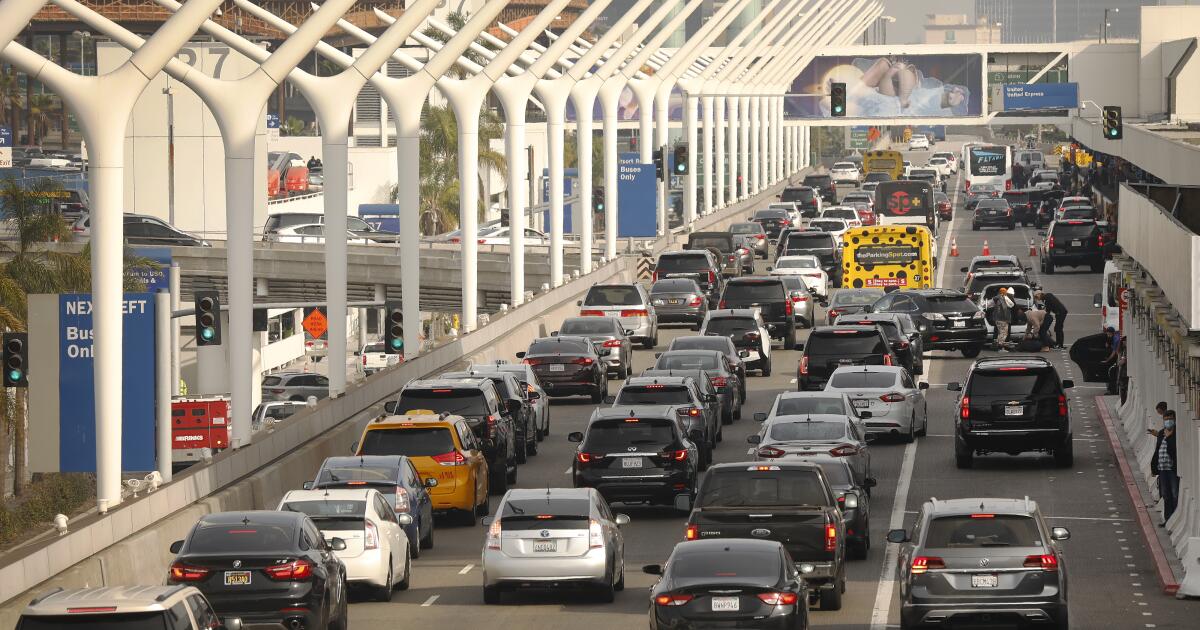 Thanksgiving rebound traffic expected at LAX, on Southern California ...