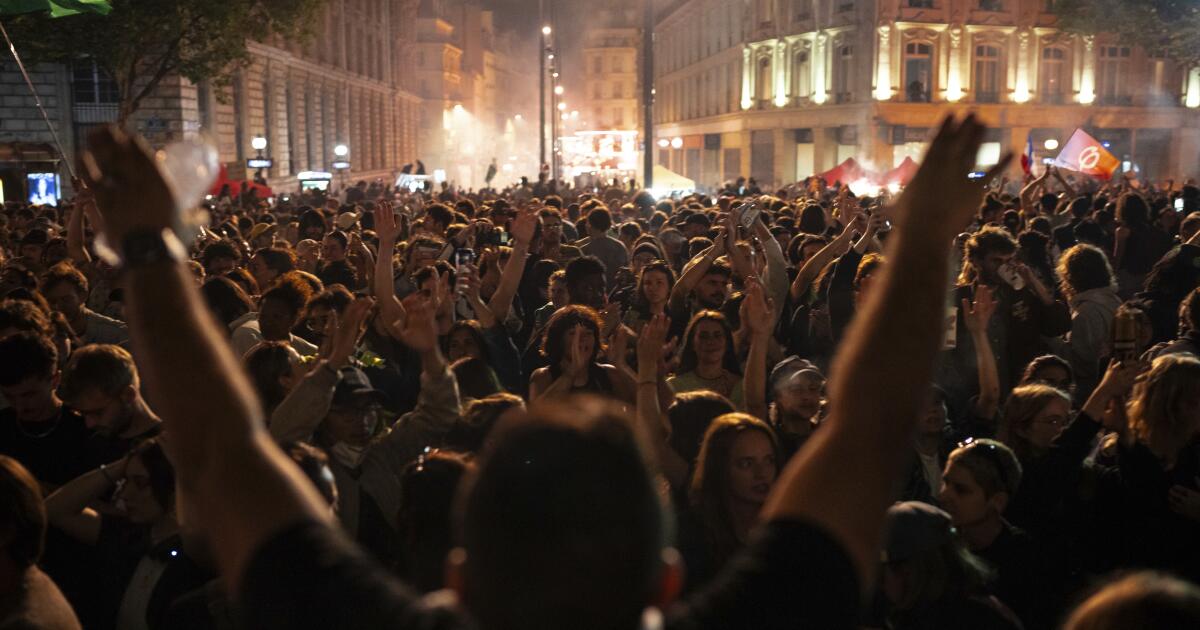 «Esquivamos una bala». Los votantes franceses niegan a la extrema derecha una victoria. ¿Y ahora qué?