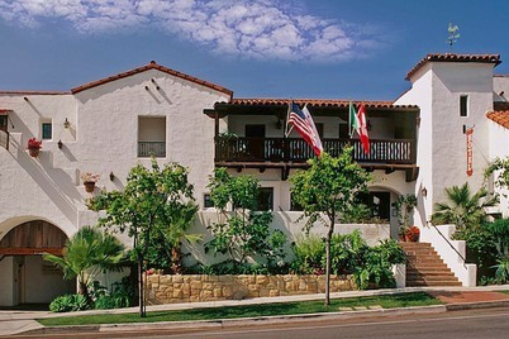 Inn Of The Spanish Garden In Santa Barbara Los Angeles Times